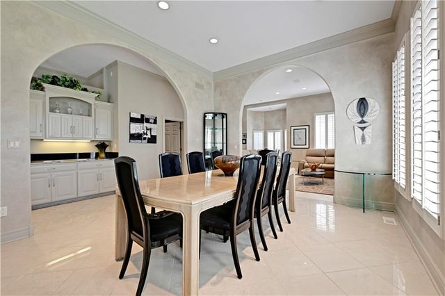 4989 W 150th Place, Leawood, KS 66224