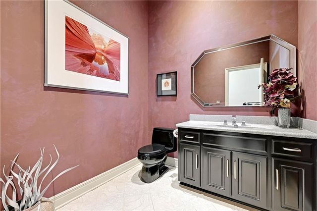 4989 W 150th Place, Leawood, KS 66224