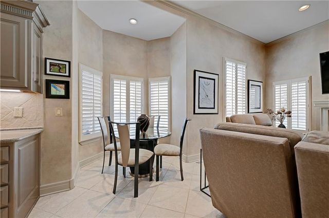 4989 W 150th Place, Leawood, KS 66224