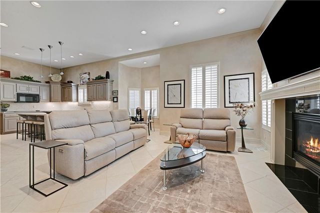 4989 W 150th Place, Leawood, KS 66224