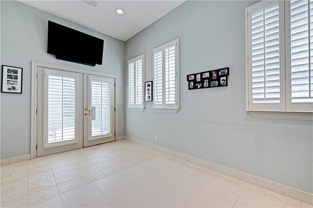 4989 W 150th Place, Leawood, KS 66224