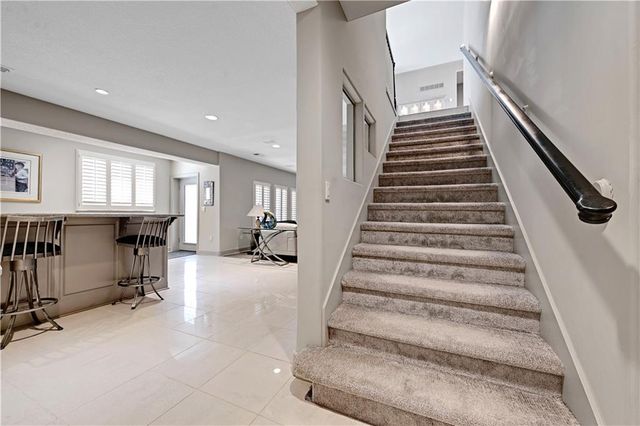 4989 W 150th Place, Leawood, KS 66224