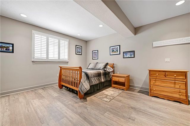 4989 W 150th Place, Leawood, KS 66224