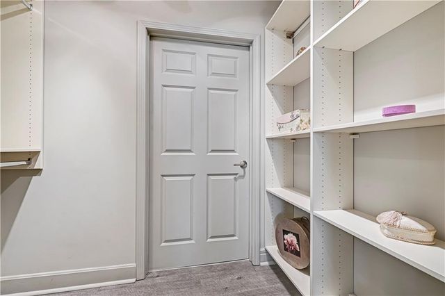 4989 W 150th Place, Leawood, KS 66224