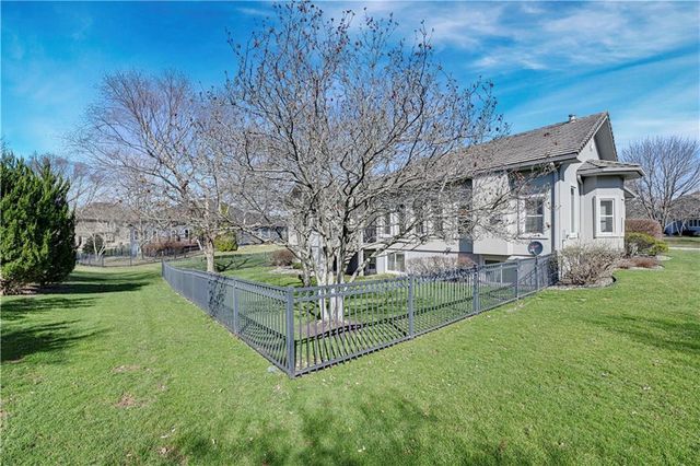 4989 W 150th Place, Leawood, KS 66224