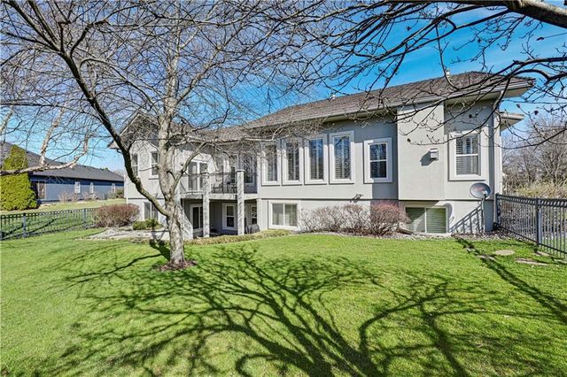 4989 W 150th Place, Leawood, KS 66224