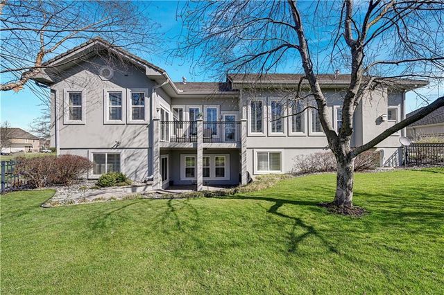 4989 W 150th Place, Leawood, KS 66224