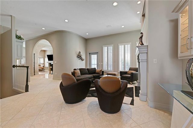 4989 W 150th Place, Leawood, KS 66224