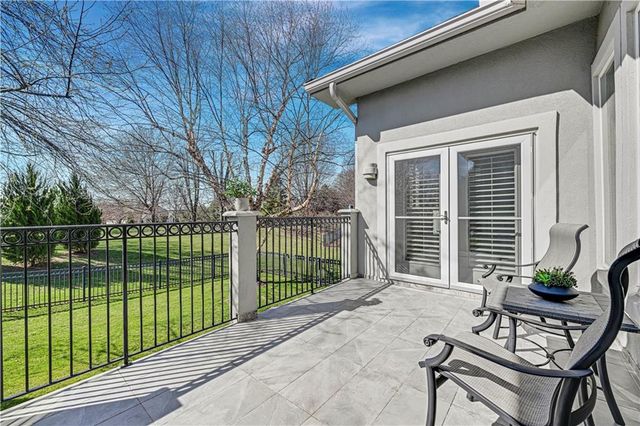 4989 W 150th Place, Leawood, KS 66224