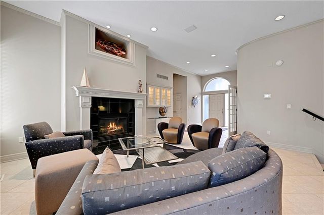 4989 W 150th Place, Leawood, KS 66224