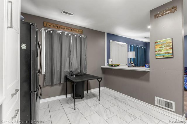 20023 Syracuse Avenue, Romulus, MI 48174