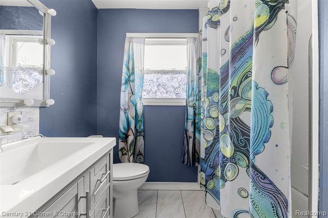 20023 Syracuse Avenue, Romulus, MI 48174