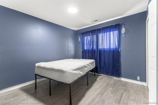 20023 Syracuse Avenue, Romulus, MI 48174