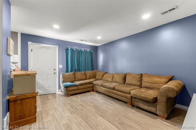 20023 Syracuse Avenue, Romulus, MI 48174