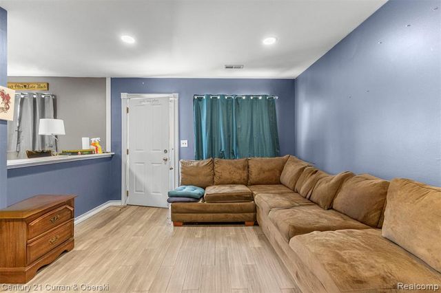 20023 Syracuse Avenue, Romulus, MI 48174