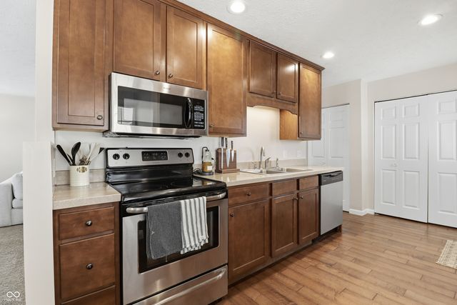 324 Holiday Drive, Plainfield, IN 46168