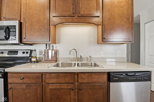 324 Holiday Drive, Plainfield, IN 46168