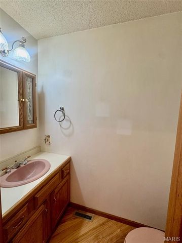 6 Willow Circle Drive, Greenville, IL 62246