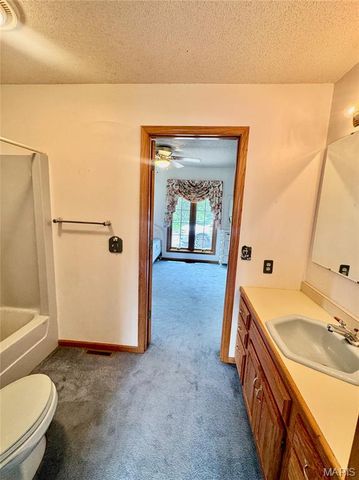 6 Willow Circle Drive, Greenville, IL 62246