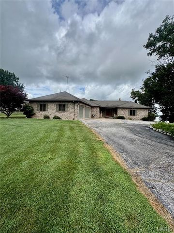 6 Willow Circle Drive, Greenville, IL 62246
