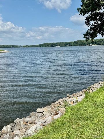 6 Willow Circle Drive, Greenville, IL 62246