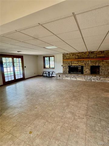 6 Willow Circle Drive, Greenville, IL 62246