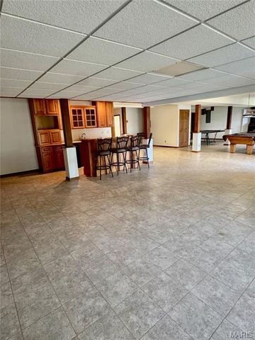 6 Willow Circle Drive, Greenville, IL 62246