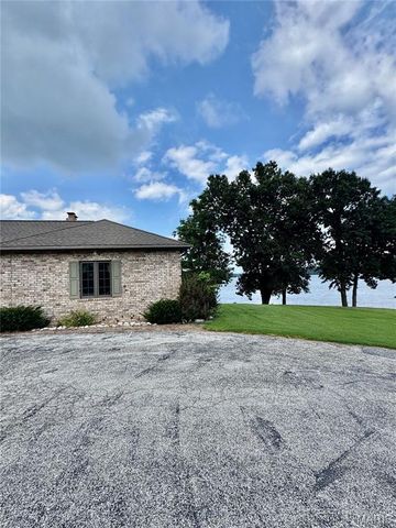 6 Willow Circle Drive, Greenville, IL 62246