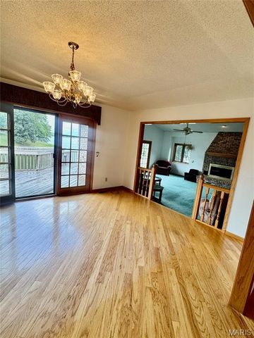 6 Willow Circle Drive, Greenville, IL 62246