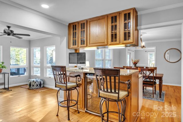 651 25th Avenue NW, Hickory, NC 28601