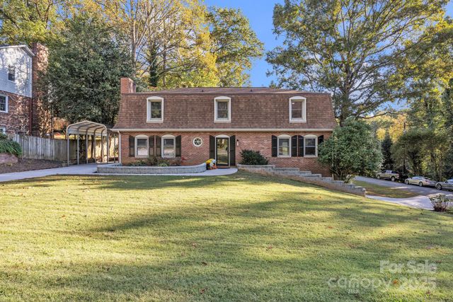 651 25th Avenue NW, Hickory, NC 28601