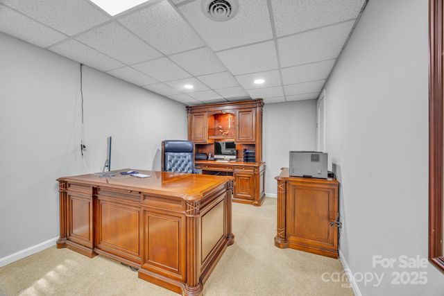 651 25th Avenue NW, Hickory, NC 28601