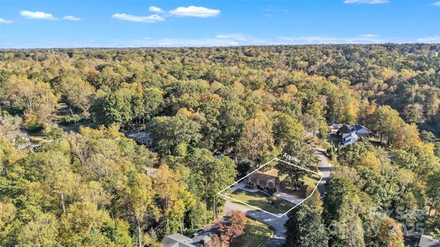 651 25th Avenue NW, Hickory, NC 28601