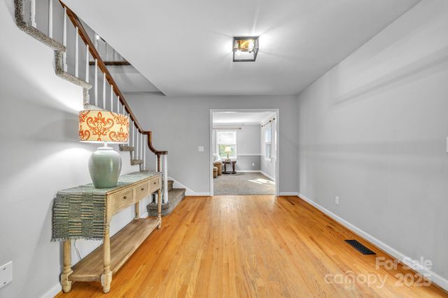 651 25th Avenue NW, Hickory, NC 28601