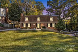651 25th Avenue NW, Hickory, NC 28601