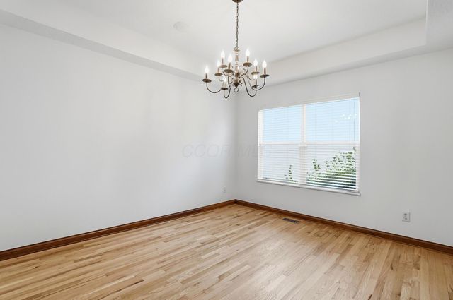 8092 Summerhouse Drive E, Dublin, OH 43016