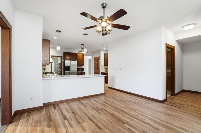 8092 Summerhouse Drive E, Dublin, OH 43016