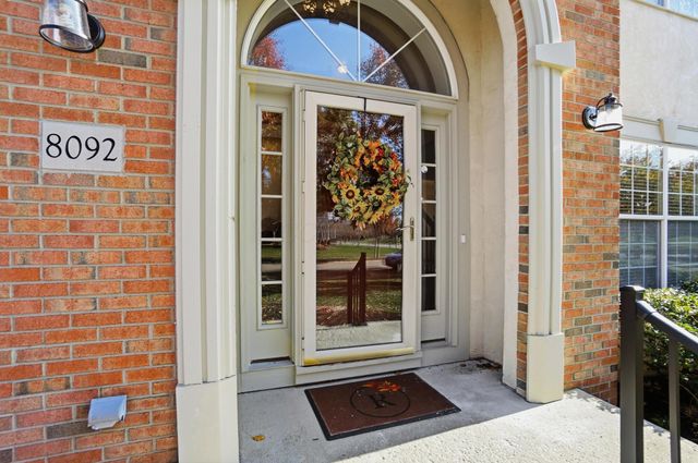 8092 Summerhouse Drive E, Dublin, OH 43016