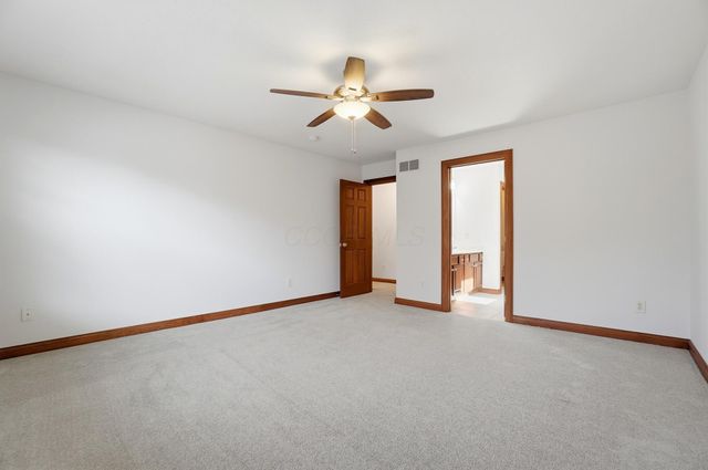 8092 Summerhouse Drive E, Dublin, OH 43016