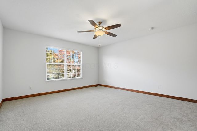 8092 Summerhouse Drive E, Dublin, OH 43016