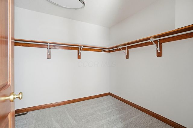 8092 Summerhouse Drive E, Dublin, OH 43016