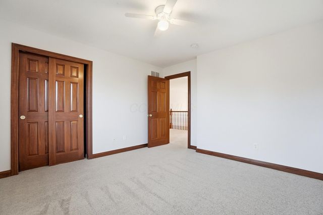 8092 Summerhouse Drive E, Dublin, OH 43016