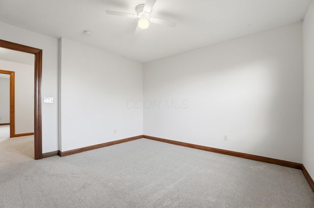 8092 Summerhouse Drive E, Dublin, OH 43016