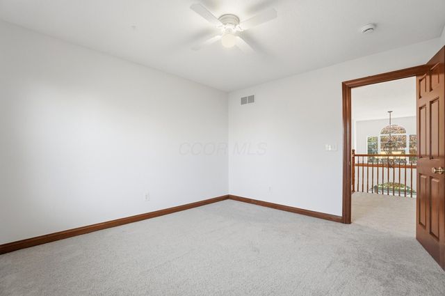 8092 Summerhouse Drive E, Dublin, OH 43016