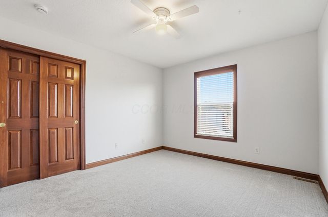 8092 Summerhouse Drive E, Dublin, OH 43016