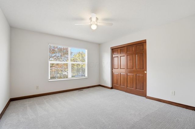 8092 Summerhouse Drive E, Dublin, OH 43016