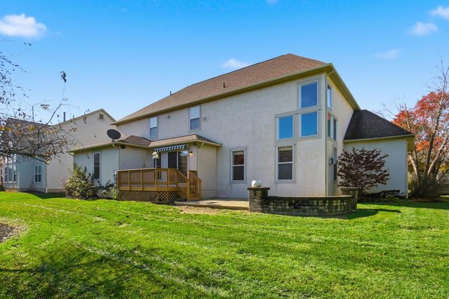 8092 Summerhouse Drive E, Dublin, OH 43016