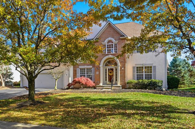 8092 Summerhouse Drive E, Dublin, OH 43016