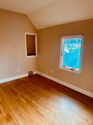 246 Sidney Street E, Saint Paul, MN 55107