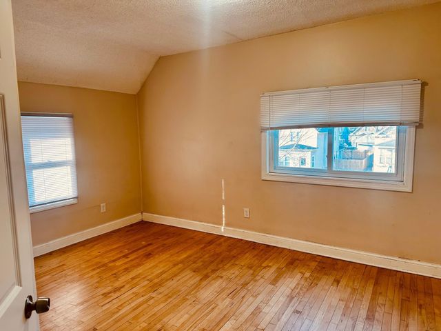 246 Sidney Street E, Saint Paul, MN 55107